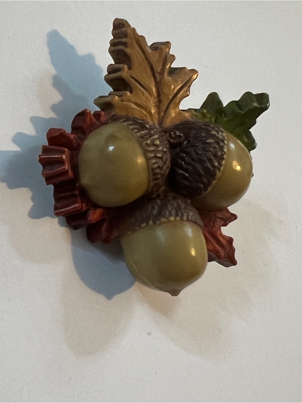 Hallmark Cards Inc. Vintage Acorn & Fall Leaves Brooch - Picture 3 of 9
